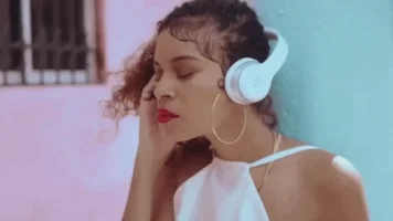 vibing beats por dre GIF