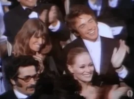 Warren Beatty aplaudiendo GIF por The Academy Awards